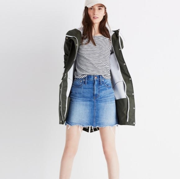 Madewell Dresses & Skirts - Madewell McClarren raw hem jean skirt sz 8